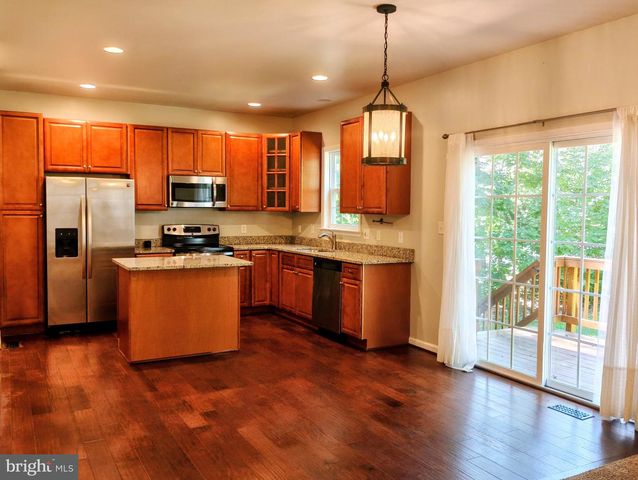 2913 LAKEVIEW PKWY, Locust Grove, VA 22508
