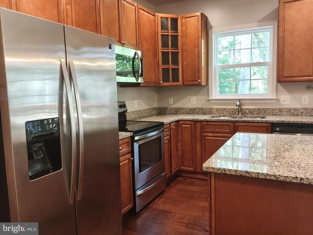 2913 LAKEVIEW PKWY, Locust Grove, VA 22508