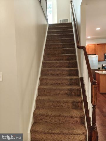 2913 LAKEVIEW PKWY, Locust Grove, VA 22508
