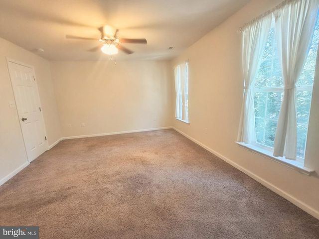 2913 LAKEVIEW PKWY, Locust Grove, VA 22508