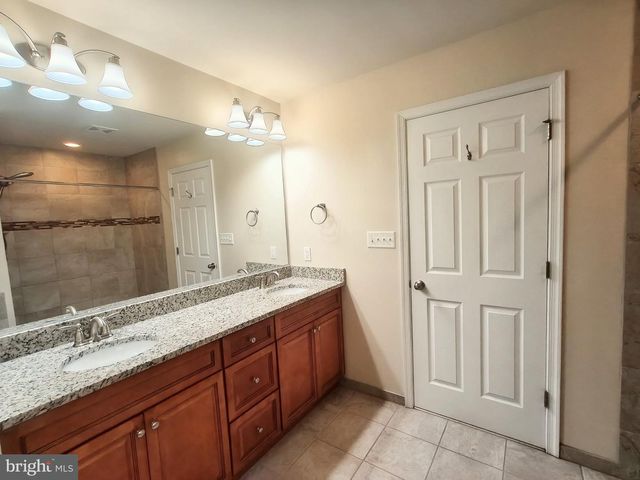 2913 LAKEVIEW PKWY, Locust Grove, VA 22508