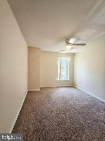 2913 LAKEVIEW PKWY, Locust Grove, VA 22508