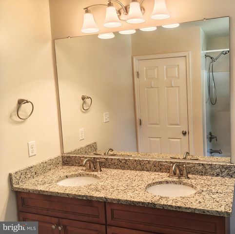 2913 LAKEVIEW PKWY, Locust Grove, VA 22508