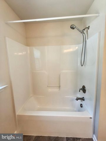 2913 LAKEVIEW PKWY, Locust Grove, VA 22508