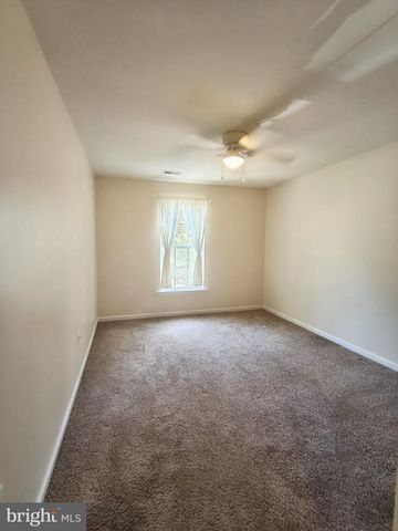 2913 LAKEVIEW PKWY, Locust Grove, VA 22508