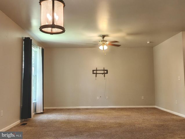 2913 LAKEVIEW PKWY, Locust Grove, VA 22508