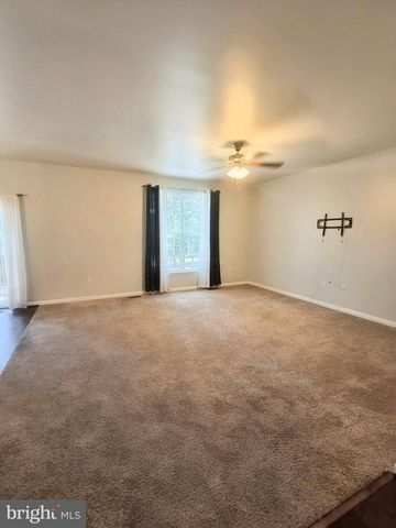 2913 LAKEVIEW PKWY, Locust Grove, VA 22508