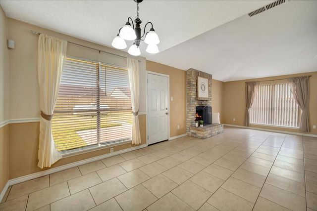 1818 Pilgrims Point Drive, Friendswood, TX 77546