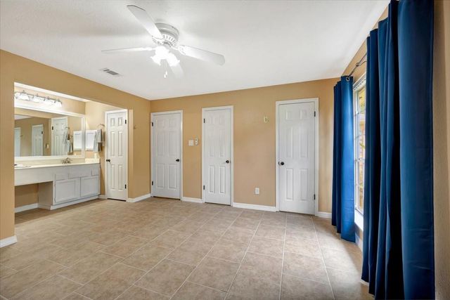 1818 Pilgrims Point Drive, Friendswood, TX 77546