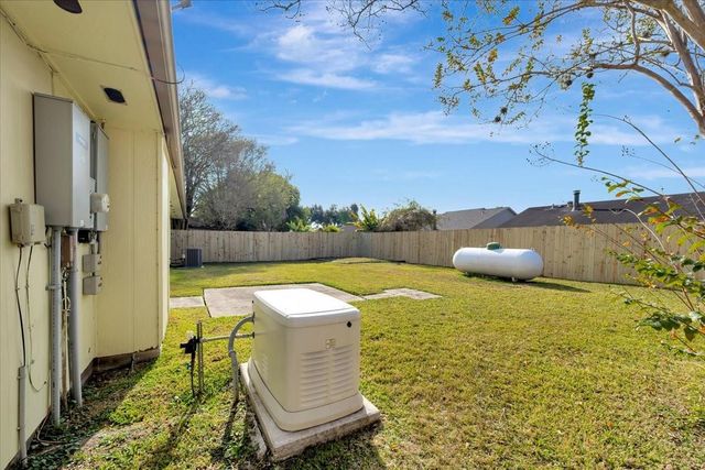 1818 Pilgrims Point Drive, Friendswood, TX 77546