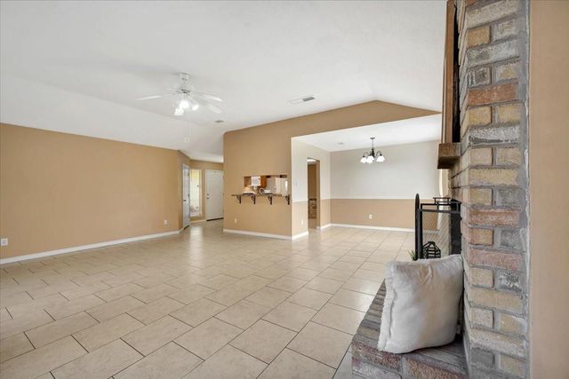 1818 Pilgrims Point Drive, Friendswood, TX 77546