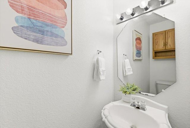 1421 Garden Path DR, Round Rock, TX 78664
