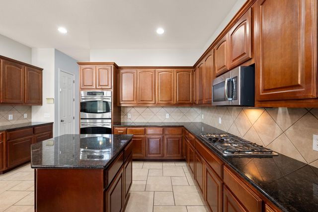 490 Aspen DR, Austin, TX 78737