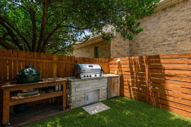 490 Aspen DR, Austin, TX 78737