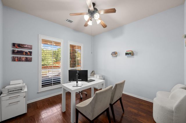 490 Aspen DR, Austin, TX 78737