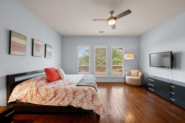 490 Aspen DR, Austin, TX 78737