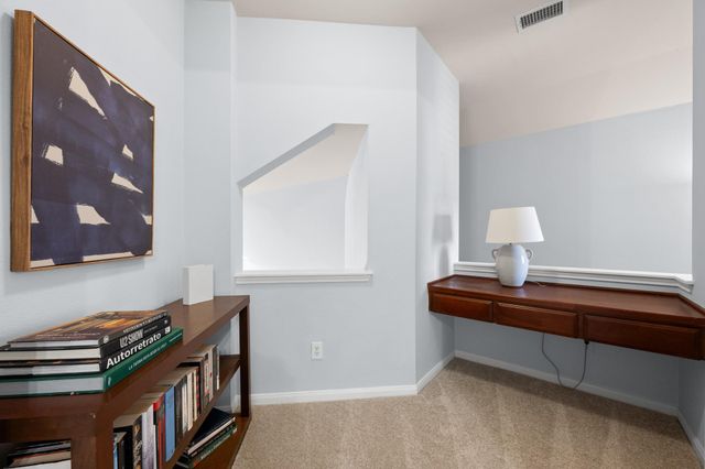 490 Aspen DR, Austin, TX 78737