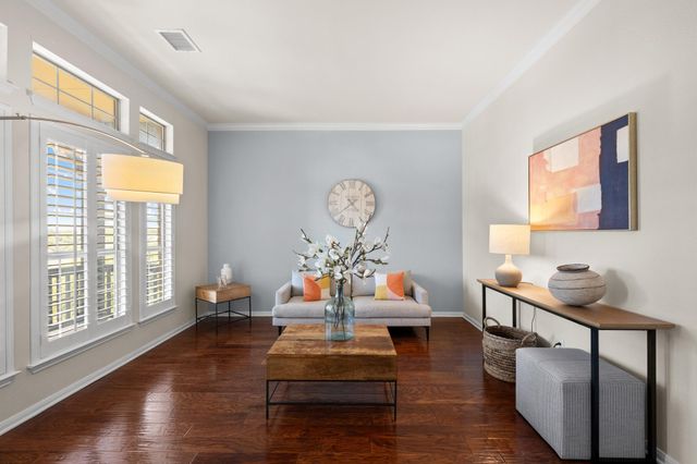 490 Aspen DR, Austin, TX 78737