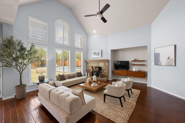 490 Aspen DR, Austin, TX 78737