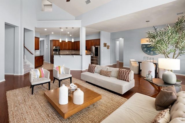 490 Aspen DR, Austin, TX 78737