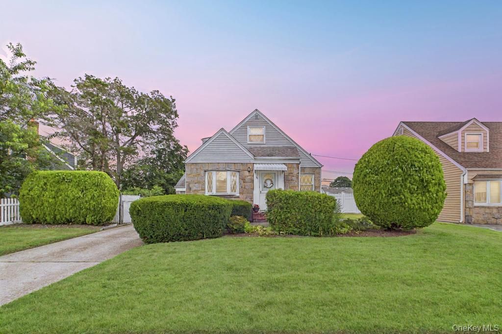 81 Cedarlawn Boulevard, Valley Stream, NY 11580