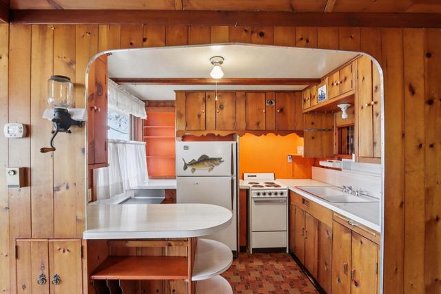 N3901 Wildcat Road, Poynette, WI 53955