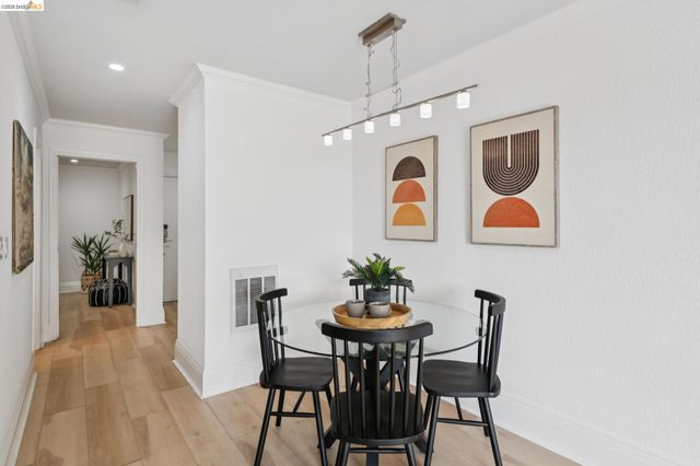 7 Embarcadero 204, Oakland, CA 94607