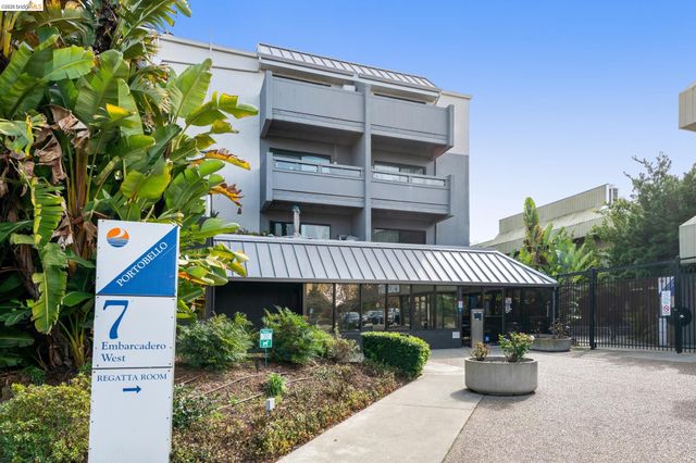 7 Embarcadero 204, Oakland, CA 94607
