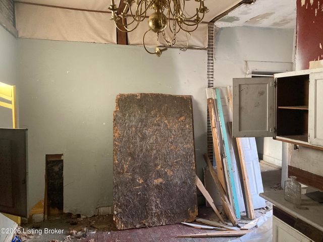 2506 W Jefferson St, Louisville, KY 40212