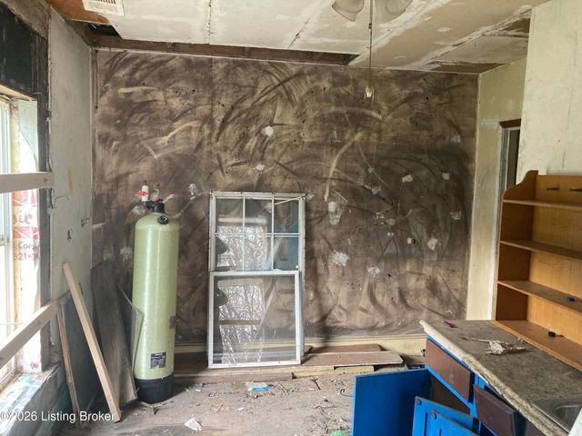 2506 W Jefferson St, Louisville, KY 40212