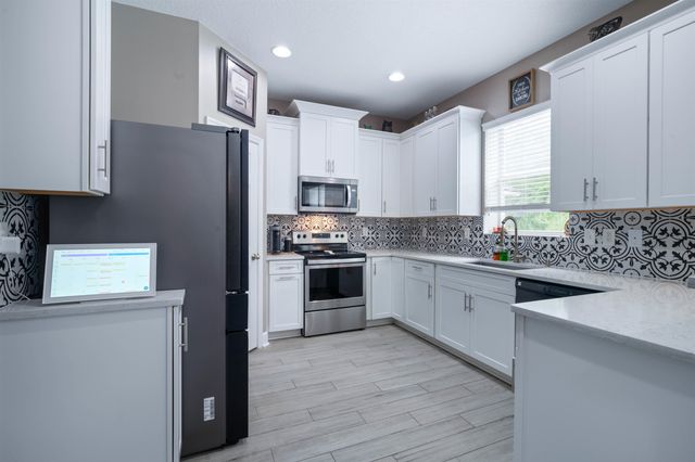 201 N Saxxon Rd, St Augustine, FL 32092