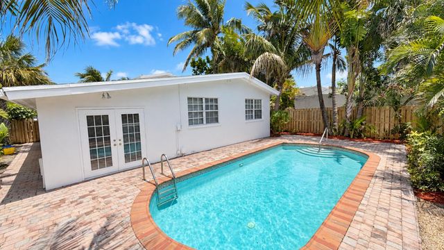 211 Dartmouth Drive, Lake Worth Beach, FL 33460