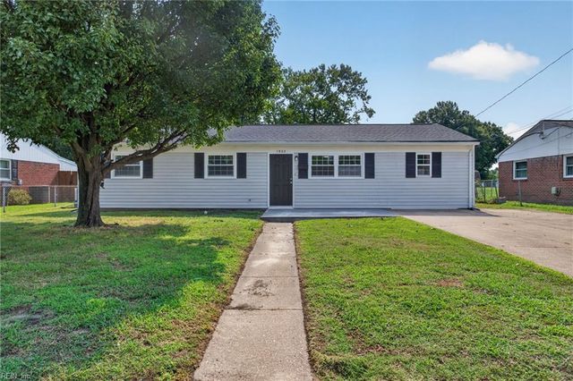 1922 Beall DR, Hampton, VA 23663