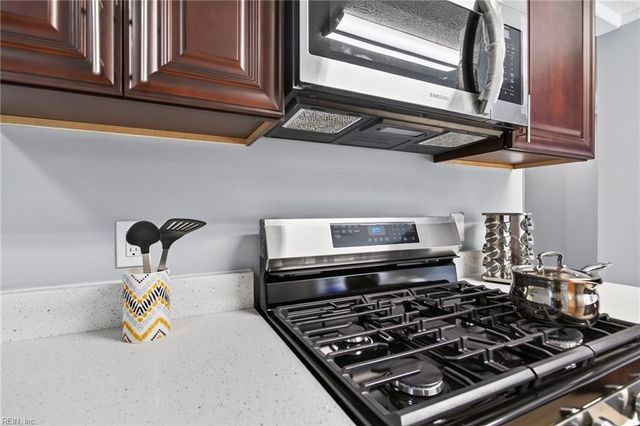 1922 Beall DR, Hampton, VA 23663