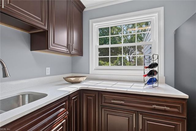 1922 Beall DR, Hampton, VA 23663