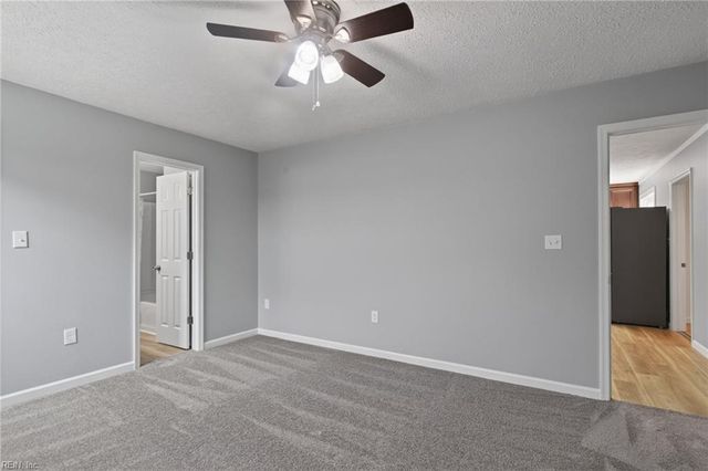 1922 Beall DR, Hampton, VA 23663