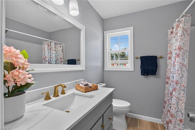 1922 Beall DR, Hampton, VA 23663
