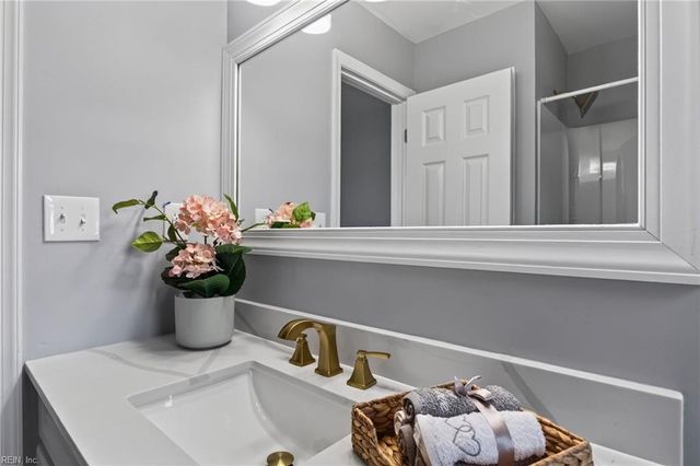 1922 Beall DR, Hampton, VA 23663