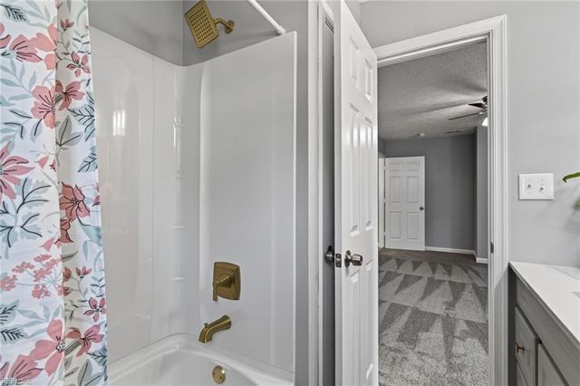 1922 Beall DR, Hampton, VA 23663