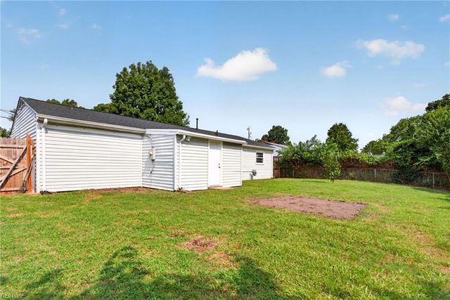 1922 Beall DR, Hampton, VA 23663