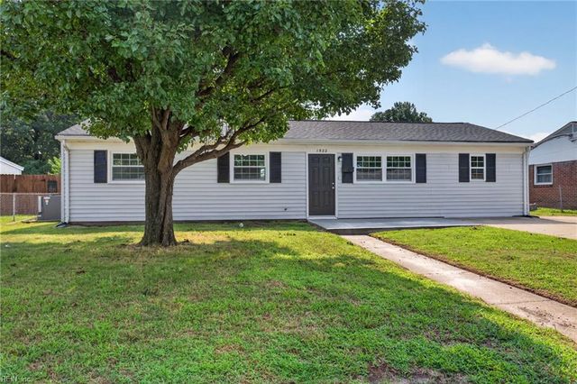 1922 Beall DR, Hampton, VA 23663