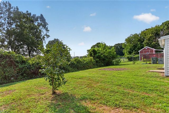 1922 Beall DR, Hampton, VA 23663