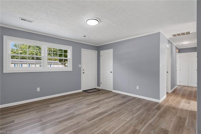 1922 Beall DR, Hampton, VA 23663