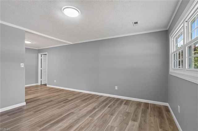 1922 Beall DR, Hampton, VA 23663