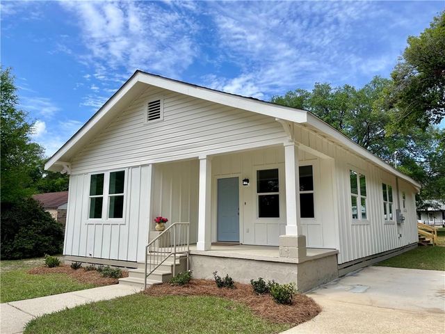 57 Willie Crook Avenue, Satsuma, AL 36572