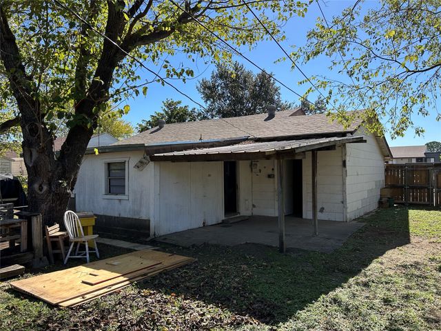 5629 Madge Place, Haltom City, TX 76117