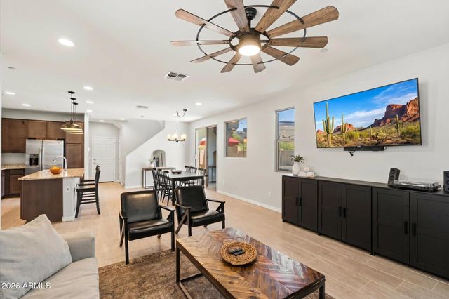8329 E Impala Avenue, Mesa, AZ 85209