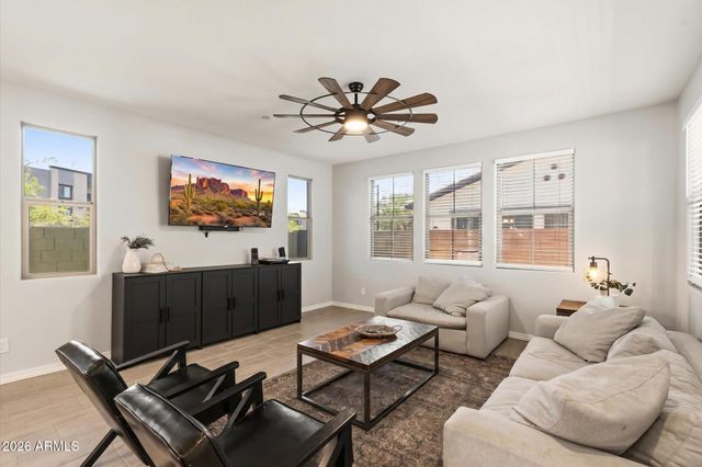 8329 E Impala Avenue, Mesa, AZ 85209