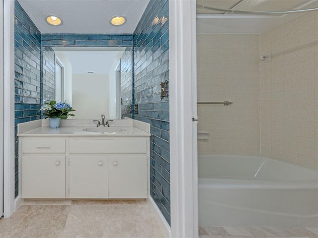 1007 RIVER OAKS COURT, Venice, FL 34293