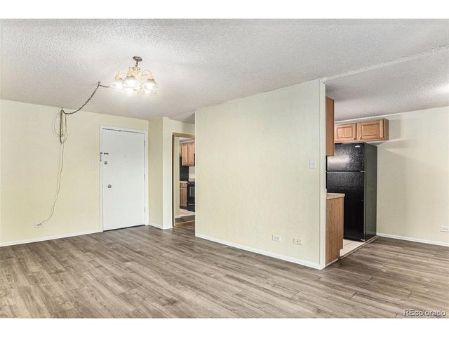 2375 S Linden Ct 201, Denver, CO 80222